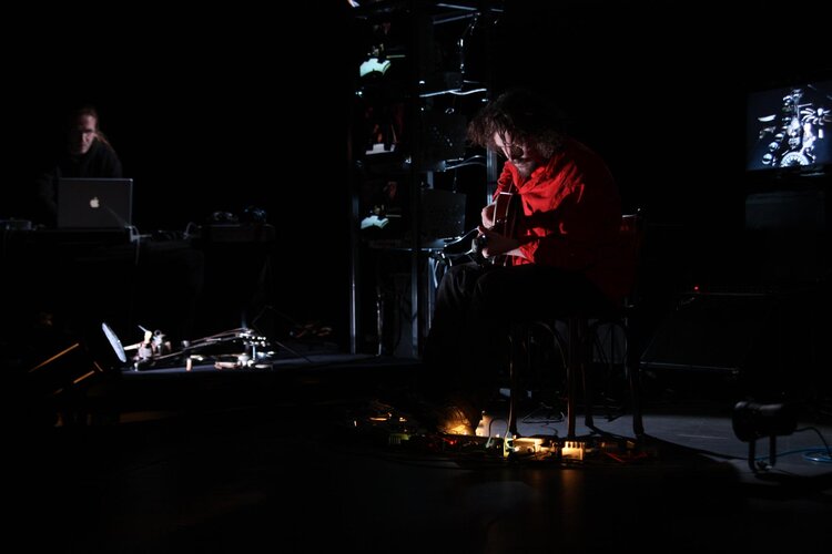 Video Kill Guitar Photographie : © DR